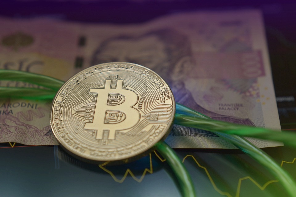 余弦：Hyperliquid上50倍杠杆巨鲸再以452万USDC做多ETH！爆仓价1391美元